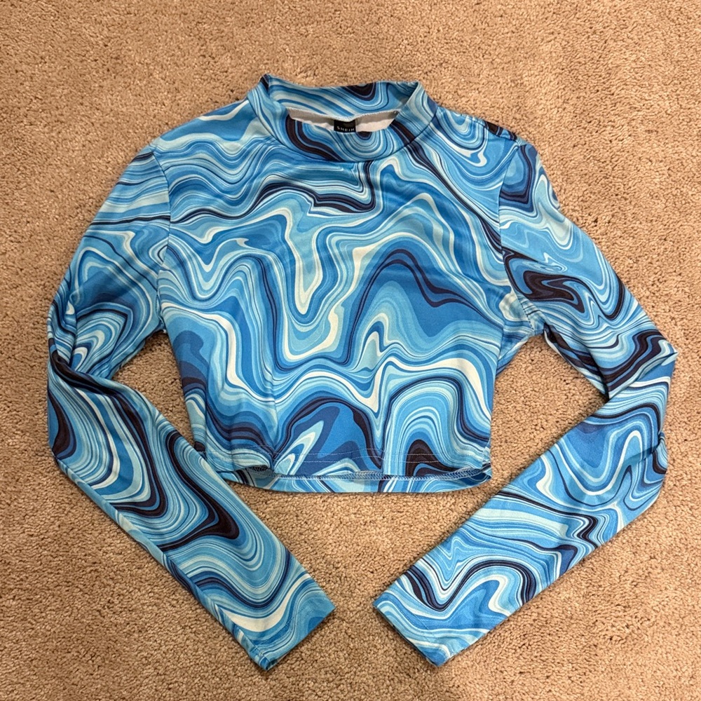 SHEIN Blue and White Swirl Crop Top